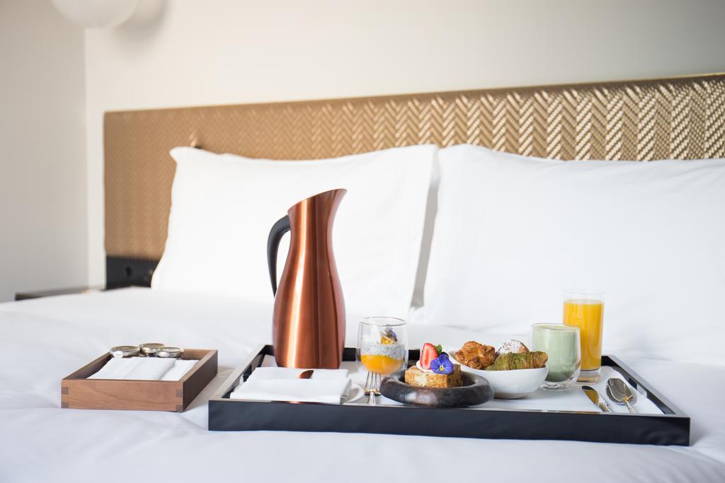 Nobu Hotel London Shoreditch Exterior foto Room service